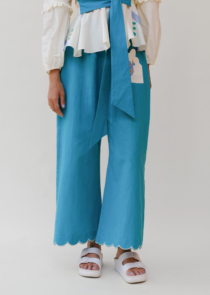 Scalloped bottoms in teal
